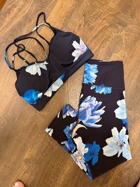 Old Navy Active Floral Legging Set Medium Blue Black Sports Bra Elevate Go-Dry